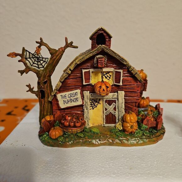 Hawthorne Village Peanuts Light Up "The Great Pumpkin" Table Decor - Picture 2 of 15